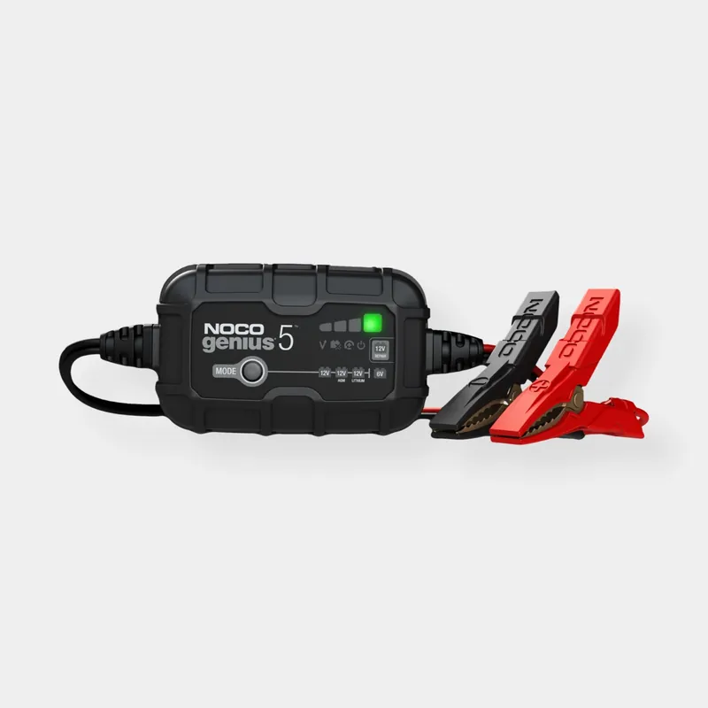 Solange Der Vorrat Reicht Batterieladegerät NOCO Genius 5, 120 – 230 V, 6 – 12 V, 5 A / Stunde, mit Kabel + Batterieklemmen