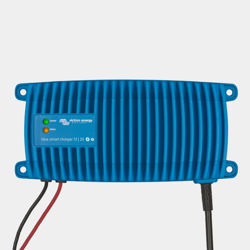 Kostenloser Versand Batterieladegerät Victron Blue Smart Charger IP67, 230 V, 12 V, 17 A / Stunde, mit Ladekabel
